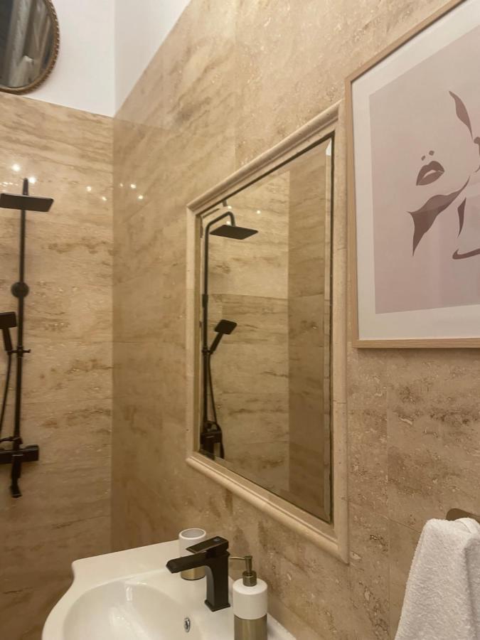 Apartamento Littleparis Cluj-Napoca Exterior foto