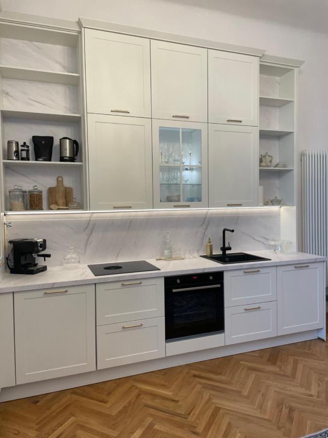 Apartamento Littleparis Cluj-Napoca Exterior foto